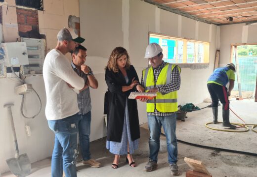 A alcaldesa visitou as obras de acondicionamento do edificio para fomento e apoio de actividades deportivas da Gándara
